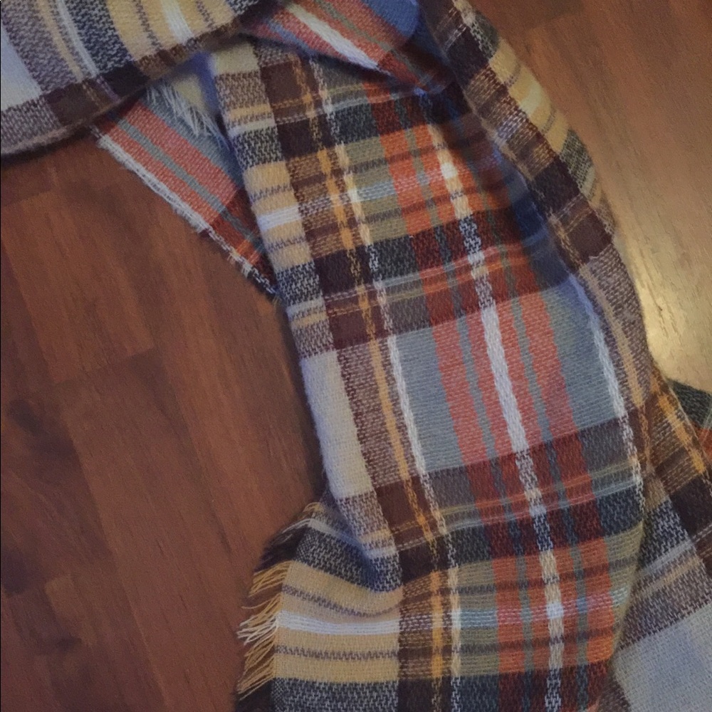 Scarf - Picture 2 of 5